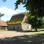 Wasserburg Turow Bed & Breakfast