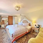 Wasserburg Turow Bed & Breakfast 3*