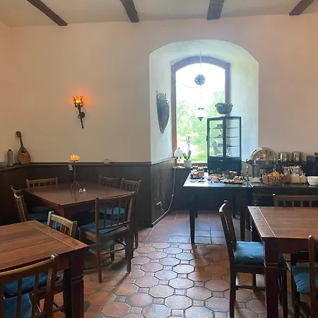 Wasserburg Turow לינה וארוחת בוקר 3*