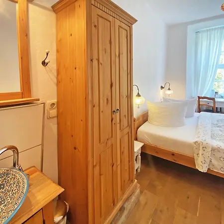 Wasserburg Turow 3*